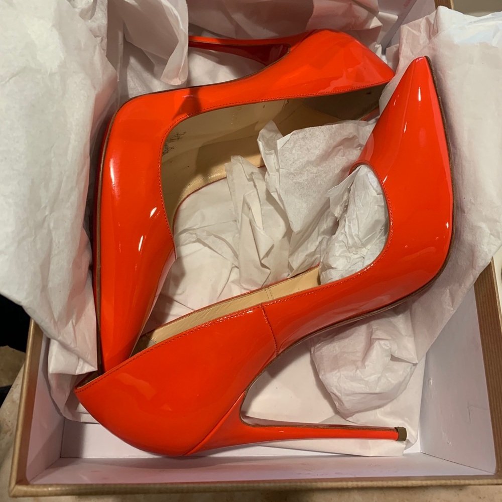 Christian Louboutin Glossy Papaya Patent Pointed-Toe Stilettos - Picture 4 of 9